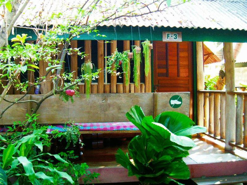 Sukhothai Guest House Екстериор снимка
