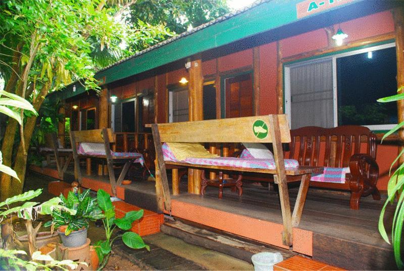 Sukhothai Guest House Екстериор снимка